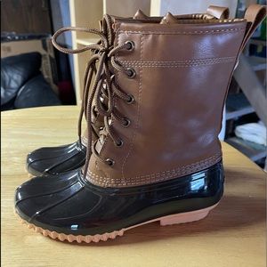 Brand New Sporto Duck Boots
